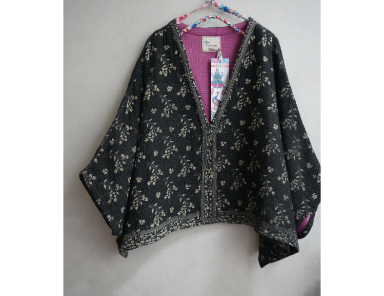 老甘達 Wings上衣 1