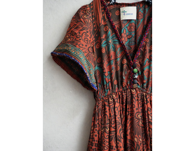Old Saris 老沙麗長洋*S10 3