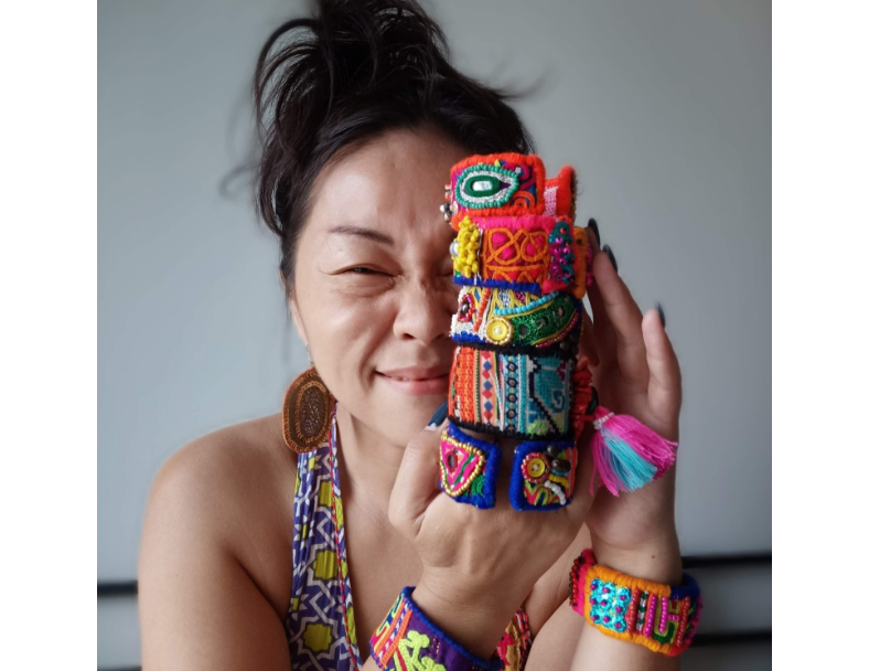 花尾手環 / 黃珠繡片 2