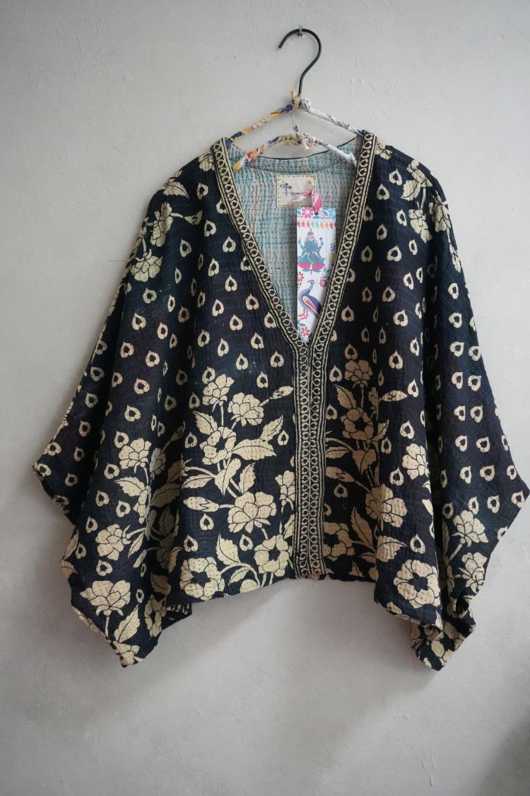 老甘達 Wings上衣