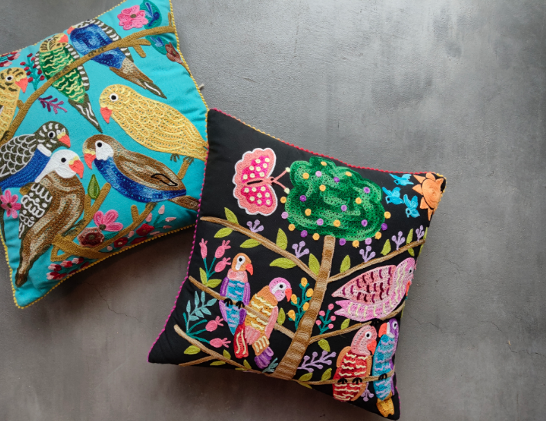 毛織花抱枕 / 黑鸚鵡 4