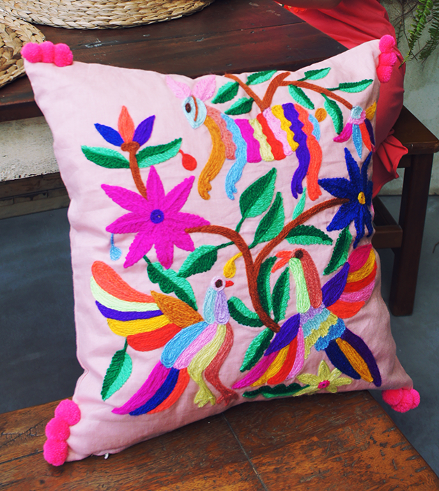 羊毛刺繡抱枕套 3